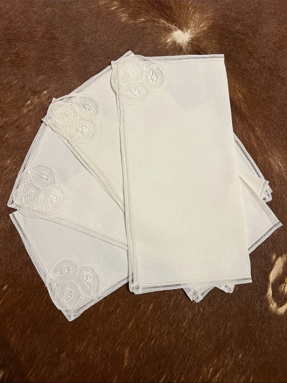 Elegant White Linen Placemats and Napkins Set of 4 with Lace Appliqué, Brussels